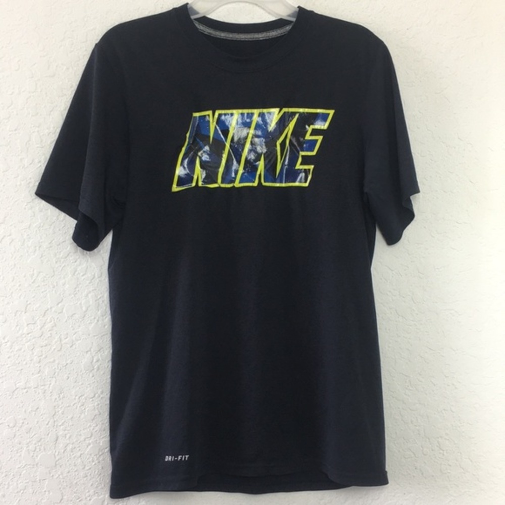 ✅Men Nike Shirt Size M